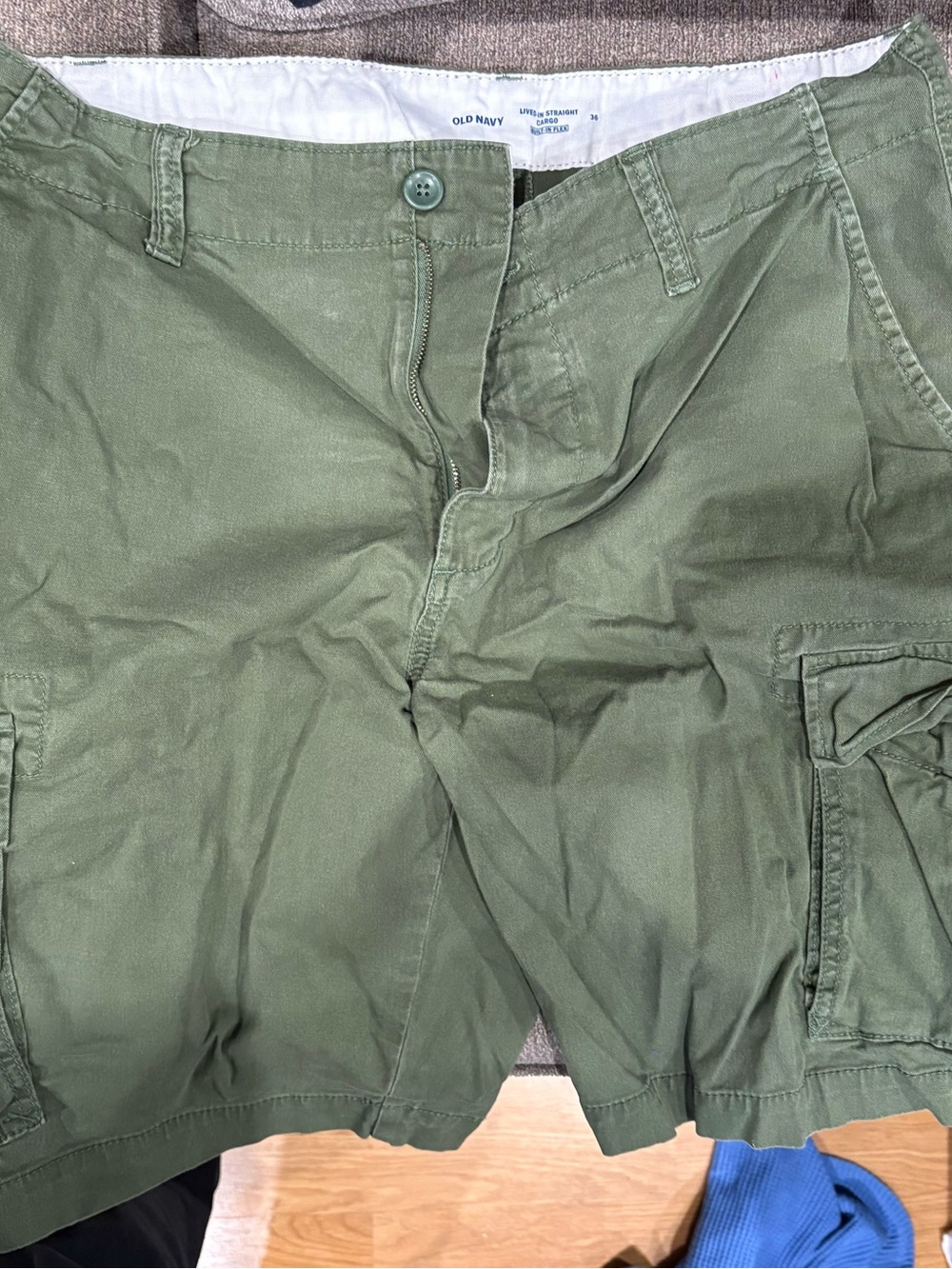 Old Navy Men's Olive Green blue Cargo Shorts — Classic Utility Style
